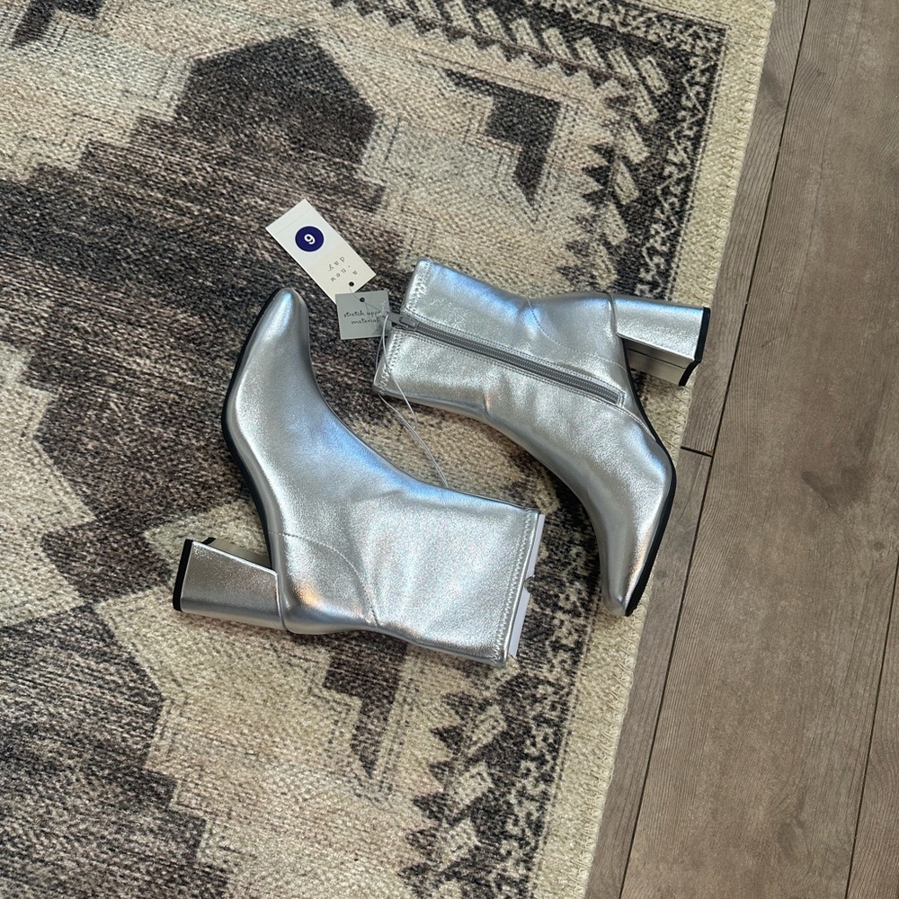 NEW A New Day Pippa Stretch Boots Women’s Size 6 NWT  Silver Ankle Boots - Picture 12 of 16